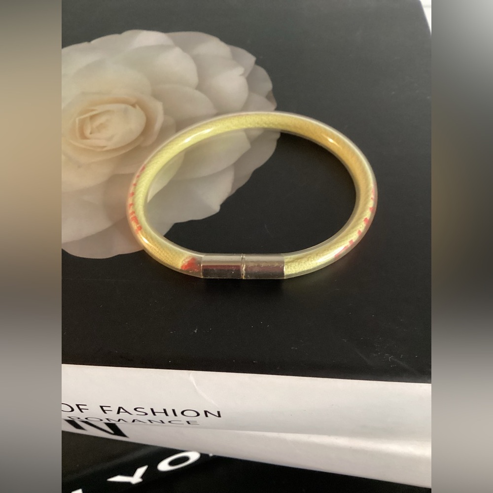 CHANEL Bracelet Tube Bangle (yellow) - Picture 5 of 7